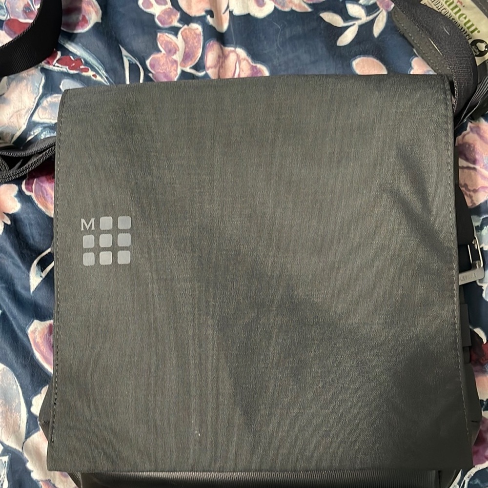Moleskins Messenger Bag